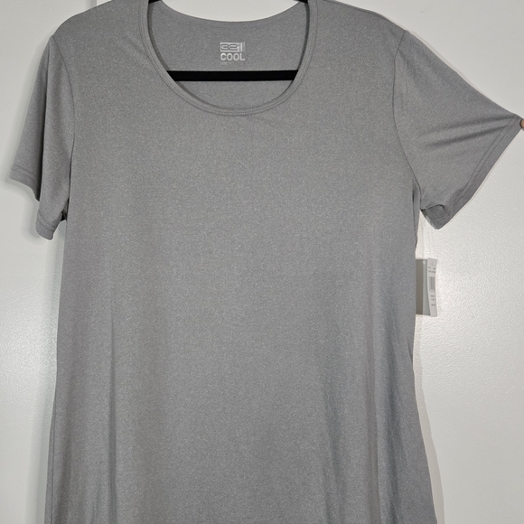 32 Degrees Tops - 32 Degrees Women's Light Gray Short Sleeve Top
